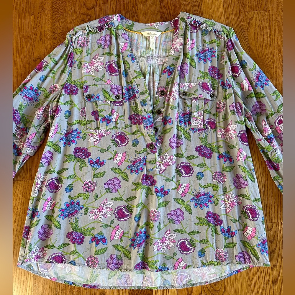 Matilda Jane Women’s Gray and purple/pink floral top- Medium